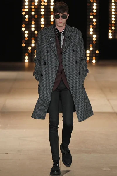 Look 19